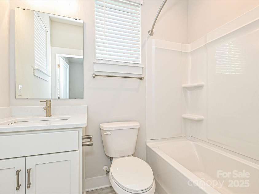 1229 34th Street, Charlotte, NC 28205.  MLS# CAR4211272, YatesRealty ID 22402. Bath 2