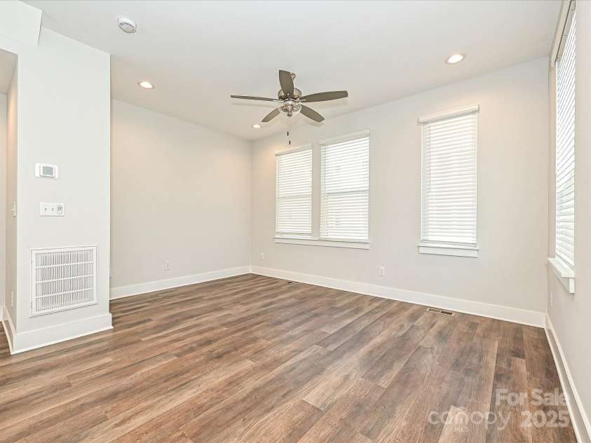 1229 34th Street, Charlotte, NC 28205.  MLS# CAR4211272, YatesRealty ID 22402. Living Room