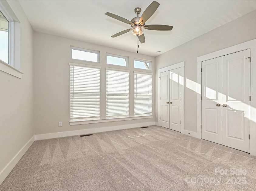 1229 34th Street, Charlotte, NC 28205.  MLS# CAR4211272, YatesRealty ID 22402. Premier Bedroom