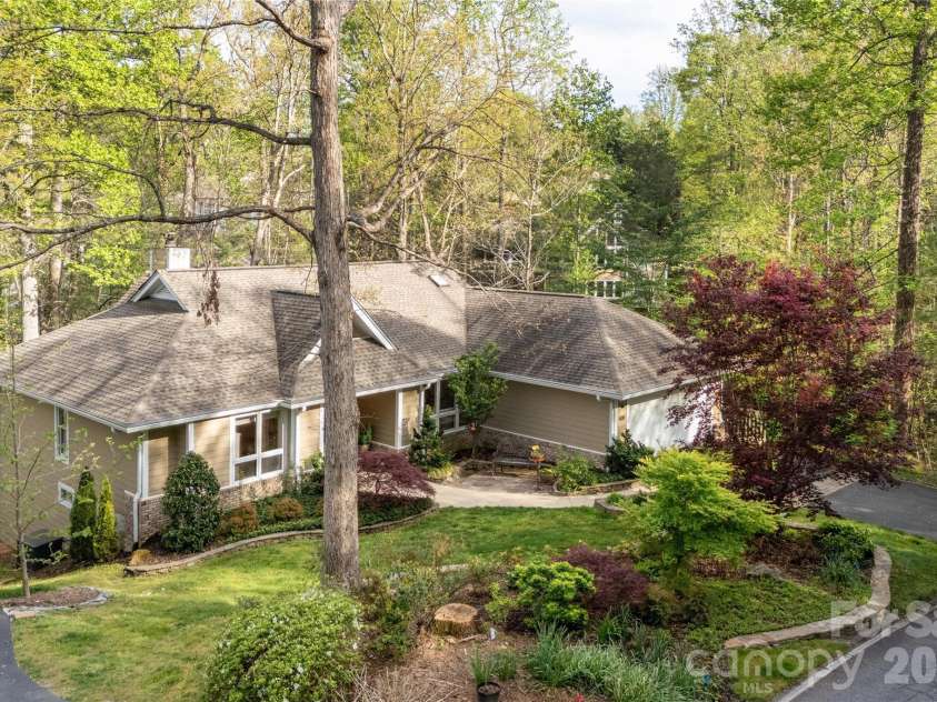 508 Cobblestone Lane, Flat Rock, NC 28731.  MLS# CAR4368630, YatesRealty ID 22402. 