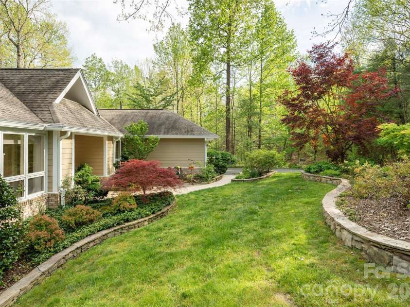 508 Cobblestone Lane, Flat Rock, NC 28731.  MLS# CAR4368630, YatesRealty ID 22402. 