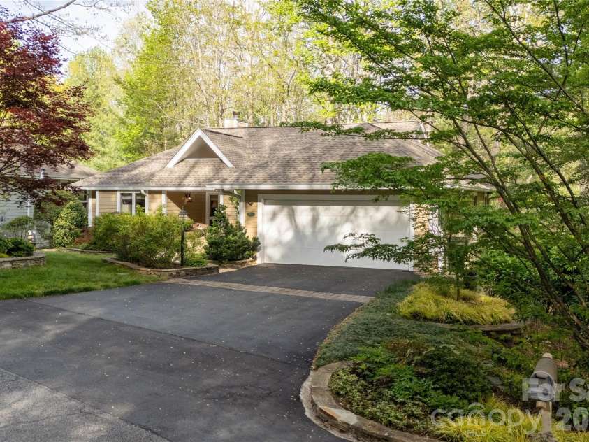 508 Cobblestone Lane, Flat Rock, NC 28731.  MLS# CAR4368630, YatesRealty ID 22402. 