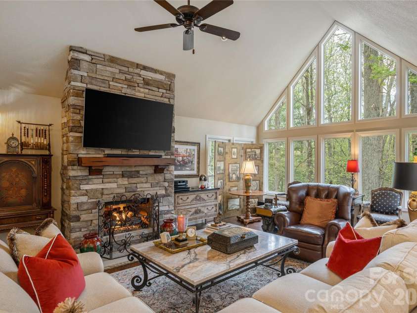 508 Cobblestone Lane, Flat Rock, NC 28731.  MLS# CAR4368630, YatesRealty ID 22402. 