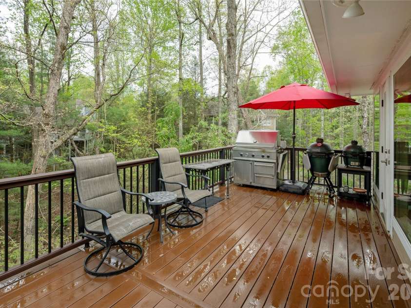 508 Cobblestone Lane, Flat Rock, NC 28731.  MLS# CAR4368630, YatesRealty ID 22402. 