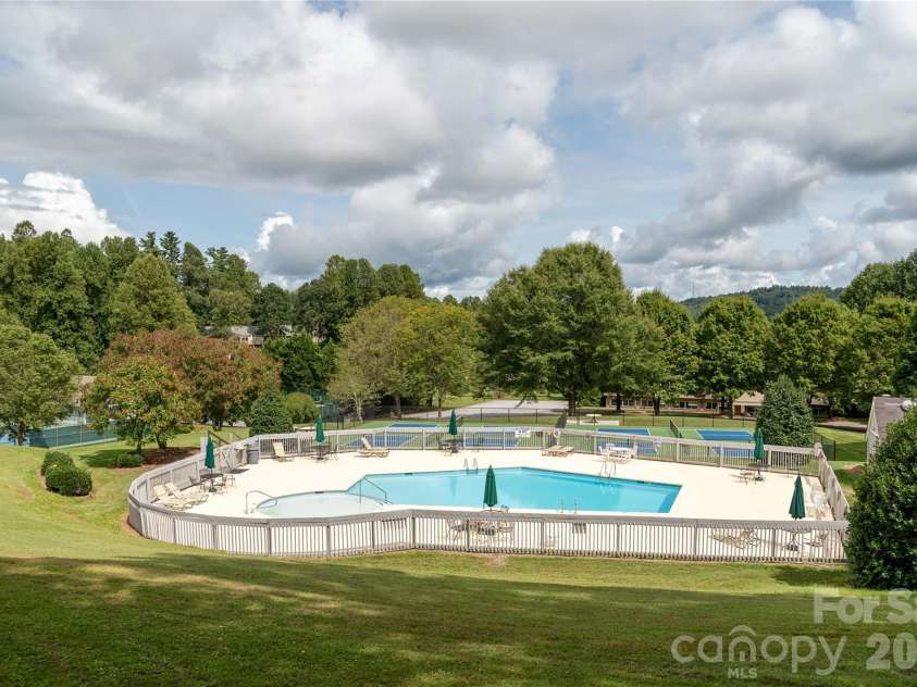 508 Cobblestone Lane, Flat Rock, NC 28731.  MLS# CAR4368630, YatesRealty ID 22402. 