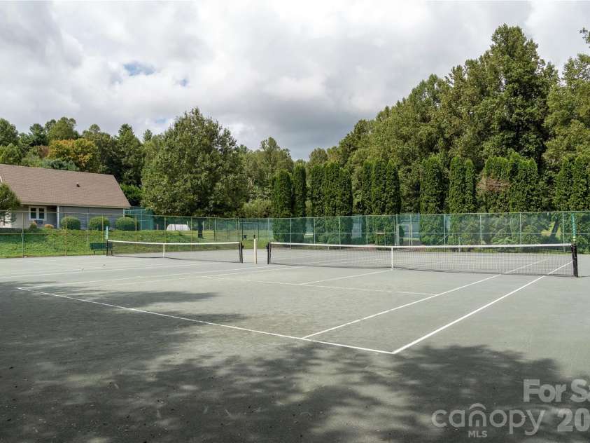 508 Cobblestone Lane, Flat Rock, NC 28731.  MLS# CAR4368630, YatesRealty ID 22402. 