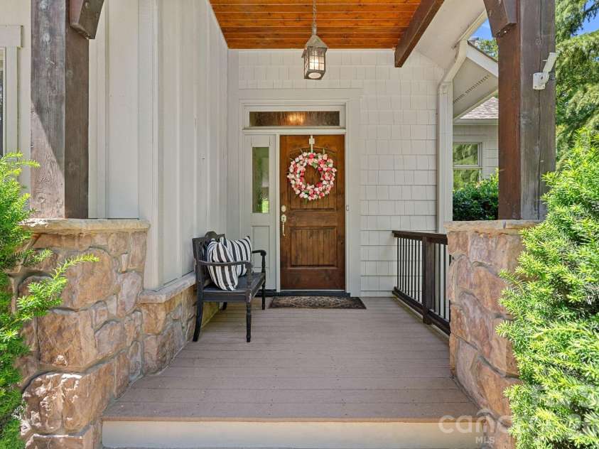 236 Tuskarora Trail, Mooresville, NC 28117.  MLS# CAR4370396, YatesRealty ID 22403. 