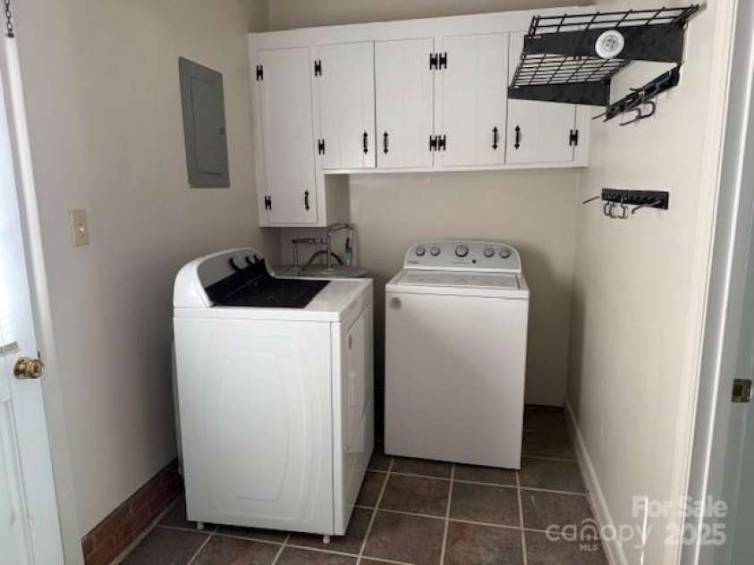 1116 Fieldstone Road, Mooresville, NC 28115.  MLS# CAR4271670, YatesRealty ID 22404. Laundry in garage