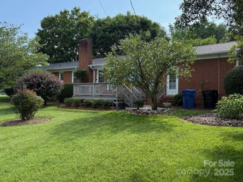 1116 Fieldstone Road, Mooresville, NC 28115.  MLS# CAR4271670, YatesRealty ID 22404. Rear Exterior with deck