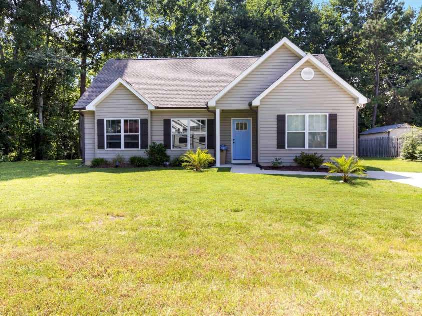 117 Franklin Street, Clover, SC 29710.  MLS# CAR4273936, YatesRealty ID 22405. 
