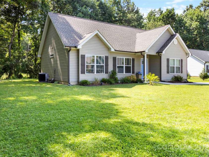 117 Franklin Street, Clover, SC 29710.  MLS# CAR4273936, YatesRealty ID 22405. 