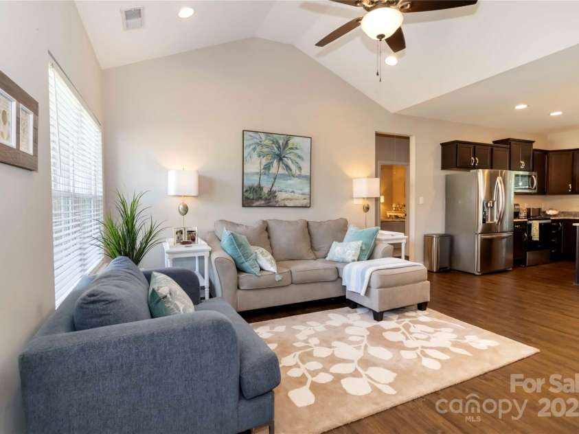 117 Franklin Street, Clover, SC 29710.  MLS# CAR4273936, YatesRealty ID 22405. 