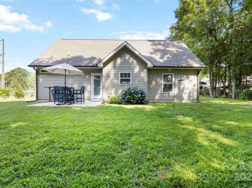 117 Franklin Street, Clover, SC 29710.  MLS# CAR4273936, YatesRealty ID 22405. 