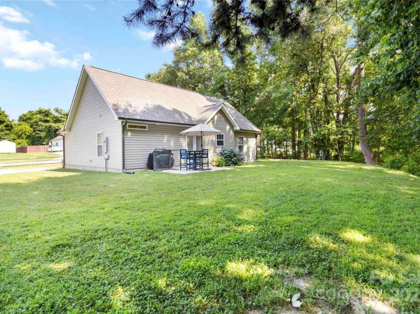 117 Franklin Street, Clover, SC 29710.  MLS# CAR4273936, YatesRealty ID 22405. 