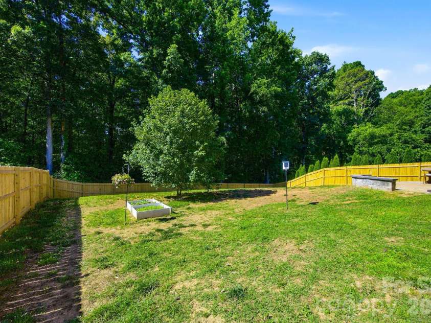 12928 Windy Lea Lane, Huntersville, NC 28078.  MLS# CAR4377036, YatesRealty ID 22405. 