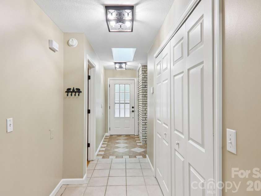 224 Highlands Loop, Maggie Valley, NC 28751.  MLS# CAR4377562, YatesRealty ID 22406. 