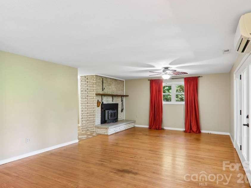 224 Highlands Loop, Maggie Valley, NC 28751.  MLS# CAR4377562, YatesRealty ID 22406. 