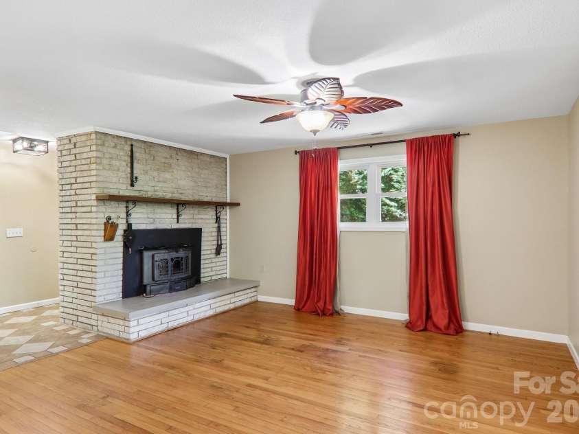 224 Highlands Loop, Maggie Valley, NC 28751.  MLS# CAR4377562, YatesRealty ID 22406. 