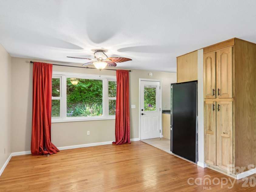 224 Highlands Loop, Maggie Valley, NC 28751.  MLS# CAR4377562, YatesRealty ID 22406. 