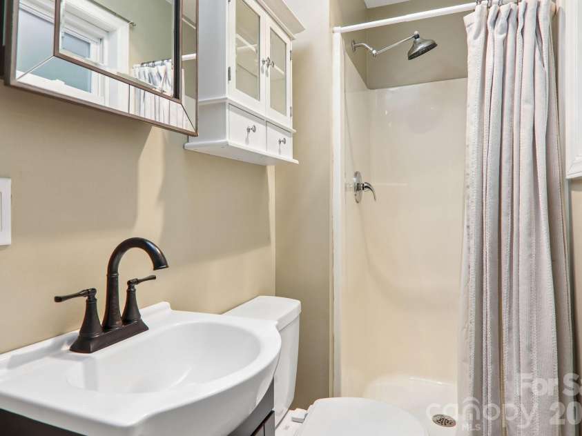 224 Highlands Loop, Maggie Valley, NC 28751.  MLS# CAR4377562, YatesRealty ID 22406. 