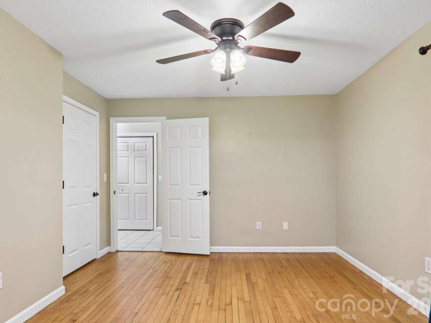 224 Highlands Loop, Maggie Valley, NC 28751.  MLS# CAR4377562, YatesRealty ID 22406. 