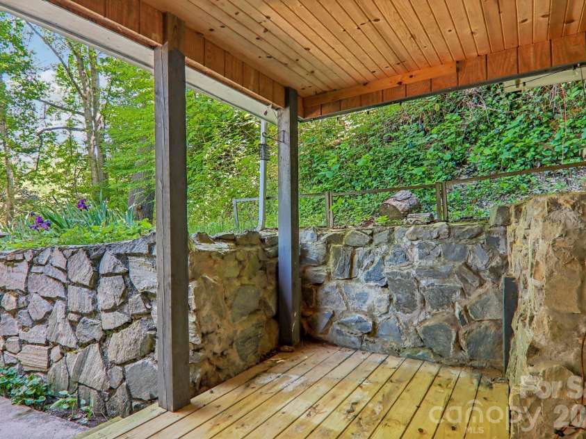 224 Highlands Loop, Maggie Valley, NC 28751.  MLS# CAR4377562, YatesRealty ID 22406. 