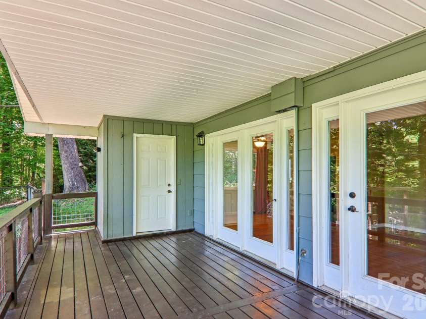 224 Highlands Loop, Maggie Valley, NC 28751.  MLS# CAR4377562, YatesRealty ID 22406. 