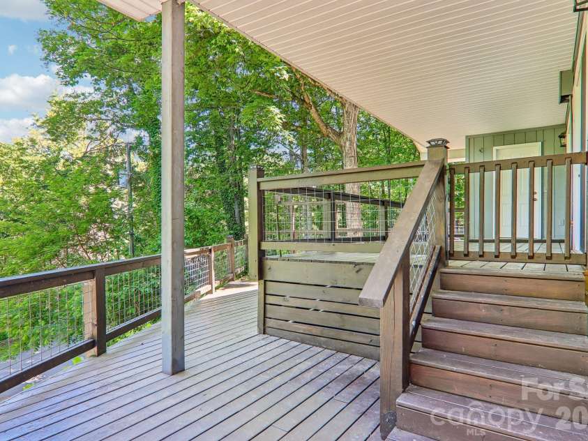 224 Highlands Loop, Maggie Valley, NC 28751.  MLS# CAR4377562, YatesRealty ID 22406. 