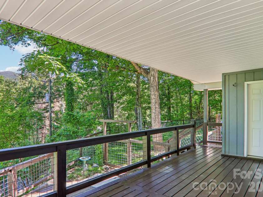 224 Highlands Loop, Maggie Valley, NC 28751.  MLS# CAR4377562, YatesRealty ID 22406. 
