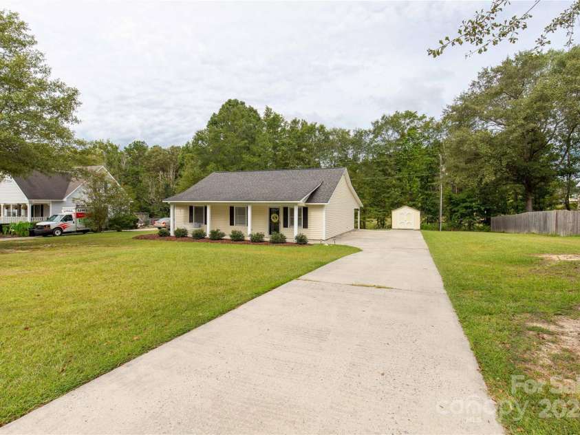 2460 Prince Drive, Lancaster, SC 29720.  MLS# CAR4274942, YatesRealty ID 22406. 