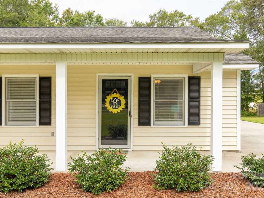 2460 Prince Drive, Lancaster, SC 29720.  MLS# CAR4274942, YatesRealty ID 22406. 