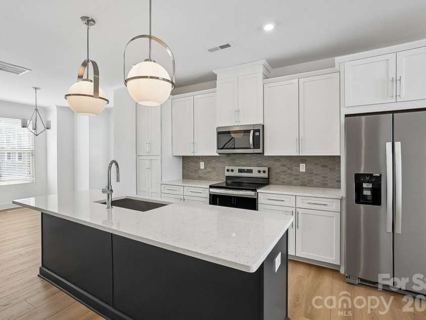 1120 Kokomo Lane, Charlotte, NC 28206.  MLS# CAR4377235, YatesRealty ID 22407. 