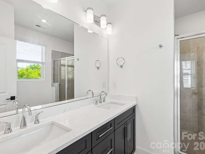 1120 Kokomo Lane, Charlotte, NC 28206.  MLS# CAR4377235, YatesRealty ID 22407. 