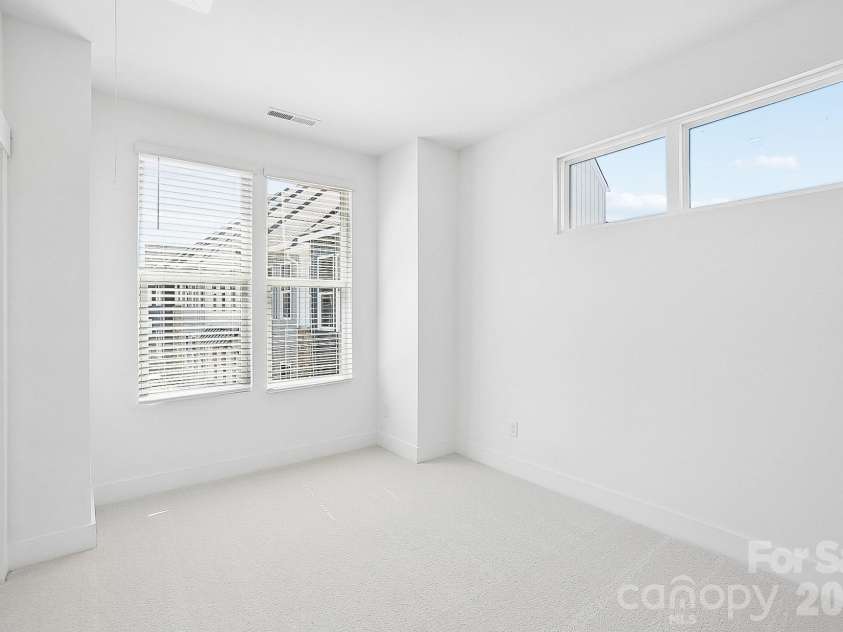 1120 Kokomo Lane, Charlotte, NC 28206.  MLS# CAR4377235, YatesRealty ID 22407. 