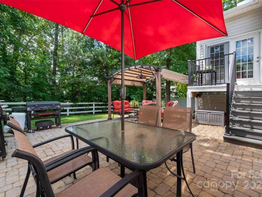 512 Veloce Trail, Fort Mill, SC 29715.  MLS# CAR4274741, YatesRealty ID 22407. Paver patio w/fully fenced private backyard