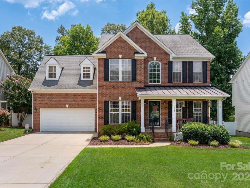 512 Veloce Trail, Fort Mill, SC 29715.  MLS# CAR4274741, YatesRealty ID 22407. Welcome home to 512 Veloce!