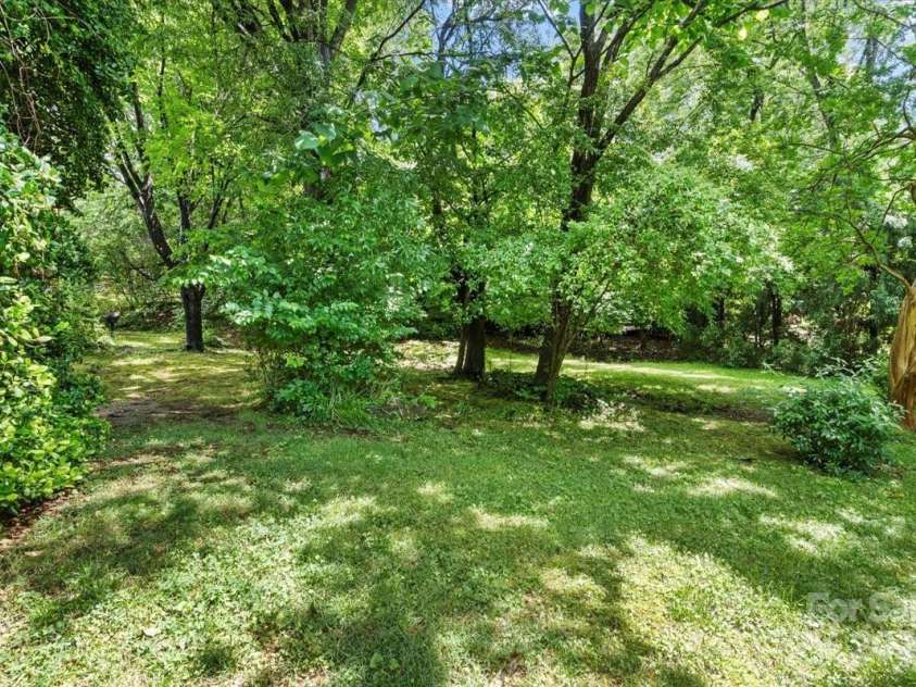 8017 Prince George Road, Charlotte, NC 28210.  MLS# CAR4255259, YatesRealty ID 22409. 
