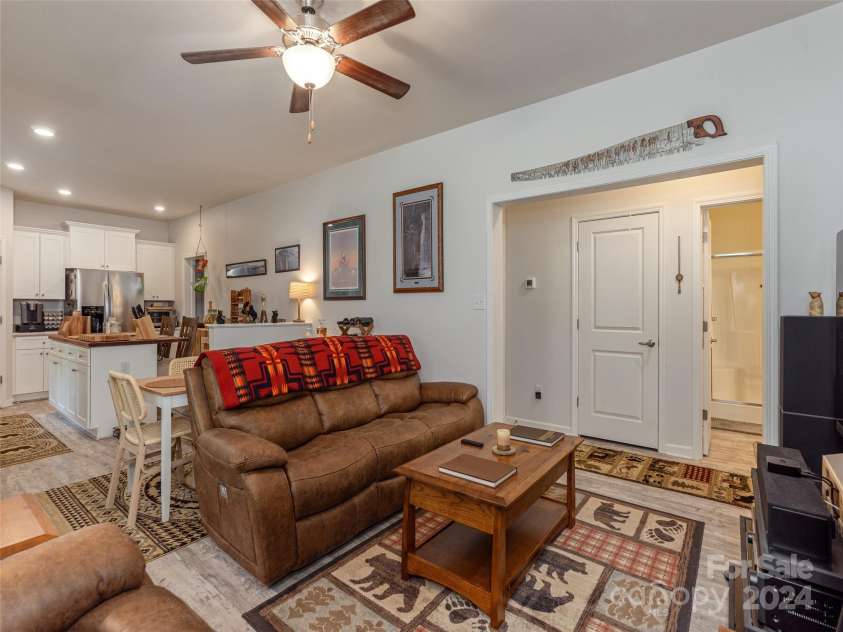 138 Lone Eagle Lane, Hendersonville, NC 28739.  MLS# CAR4153208, YatesRealty ID 2241. 