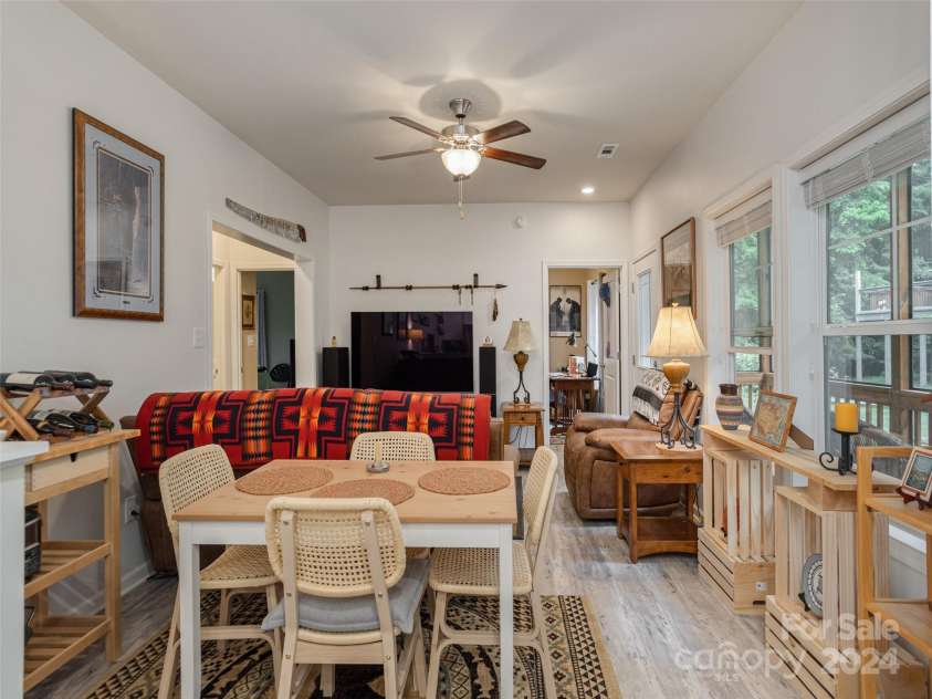 138 Lone Eagle Lane, Hendersonville, NC 28739.  MLS# CAR4153208, YatesRealty ID 2241. 