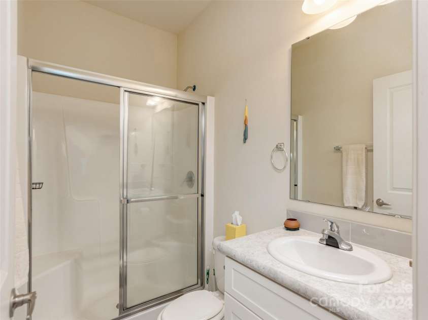 138 Lone Eagle Lane, Hendersonville, NC 28739.  MLS# CAR4153208, YatesRealty ID 2241. 