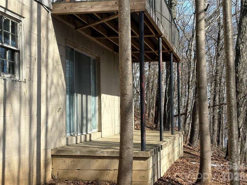 700 Summit Road, Tryon, NC 28782.  MLS# CAR4344125, YatesRealty ID 2241. 