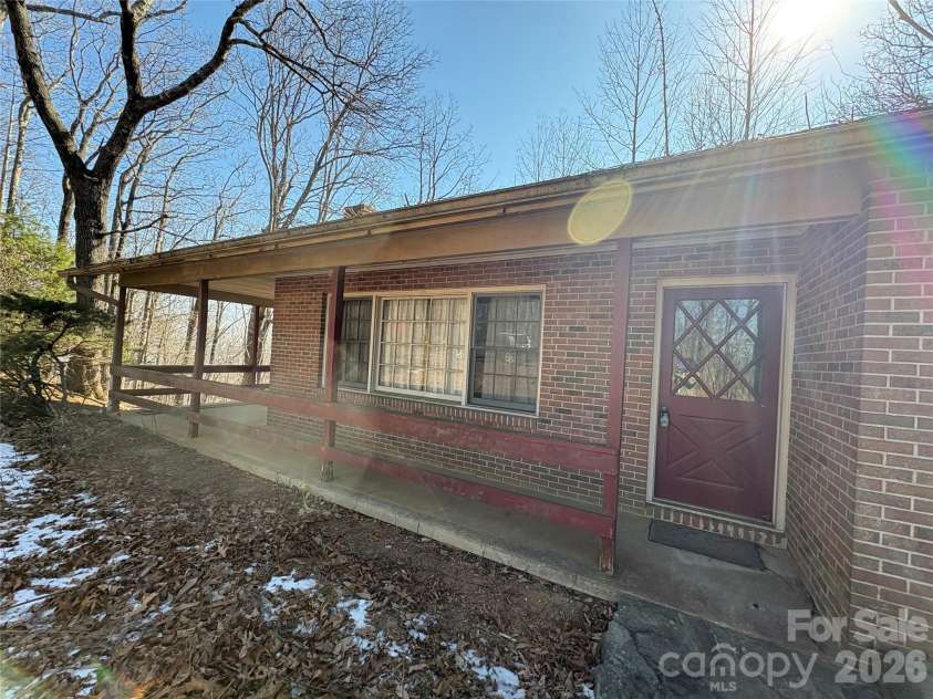 700 Summit Road, Tryon, NC 28782.  MLS# CAR4344125, YatesRealty ID 2241. 