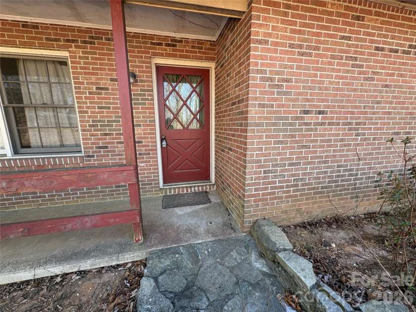 700 Summit Road, Tryon, NC 28782.  MLS# CAR4344125, YatesRealty ID 2241. 