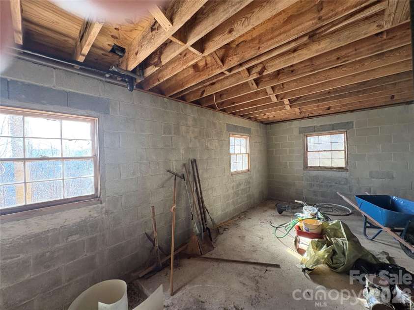 700 Summit Road, Tryon, NC 28782.  MLS# CAR4344125, YatesRealty ID 2241. 