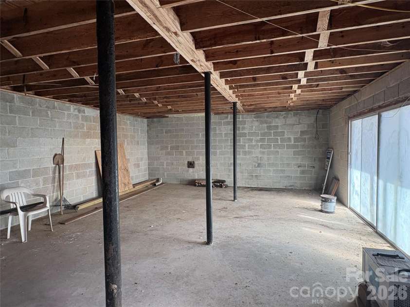 700 Summit Road, Tryon, NC 28782.  MLS# CAR4344125, YatesRealty ID 2241. Walk out Lower level with interior staircase to main floor