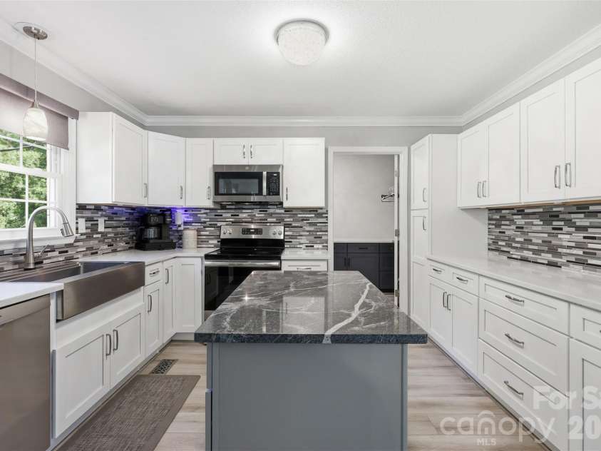 4344 Walker Road, Rock Hill, SC 29730.  MLS# CAR4382212, YatesRealty ID 22410. 