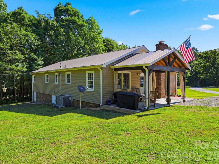 4344 Walker Road, Rock Hill, SC 29730.  MLS# CAR4382212, YatesRealty ID 22410. 