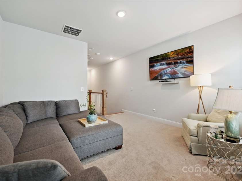 10022 Wayfair Meadow Court, Charlotte, NC 28277.  MLS# CAR4267578, YatesRealty ID 22411. 