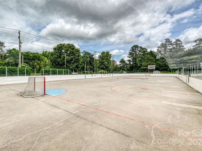 10022 Wayfair Meadow Court, Charlotte, NC 28277.  MLS# CAR4267578, YatesRealty ID 22411. 