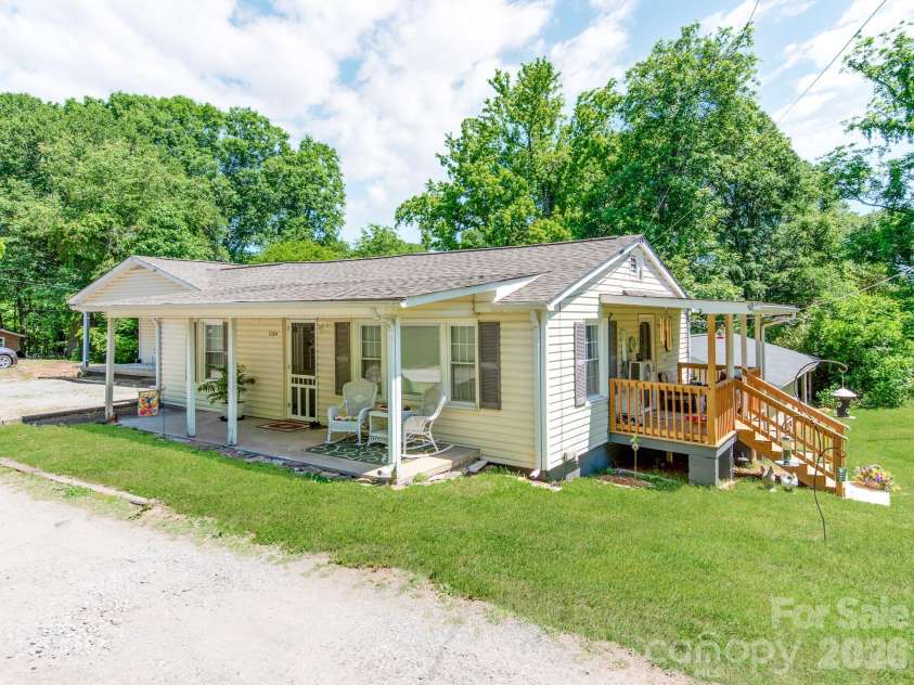 102 Lanier Street, Mount Holly, NC 28120.  MLS# CAR4381690, YatesRealty ID 22413. 